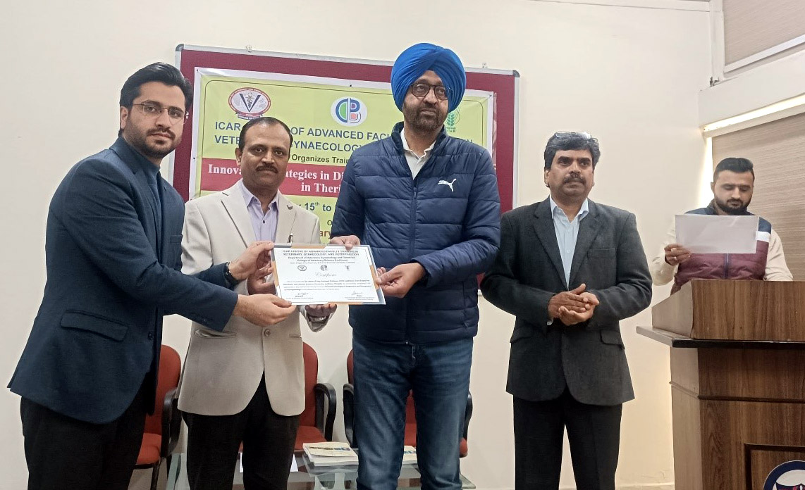 वेटरनरी विश्वविद्यालय में पशु प्रजनन पर 21 दिवसीय प्रशिक्षण सम्पूर्ण